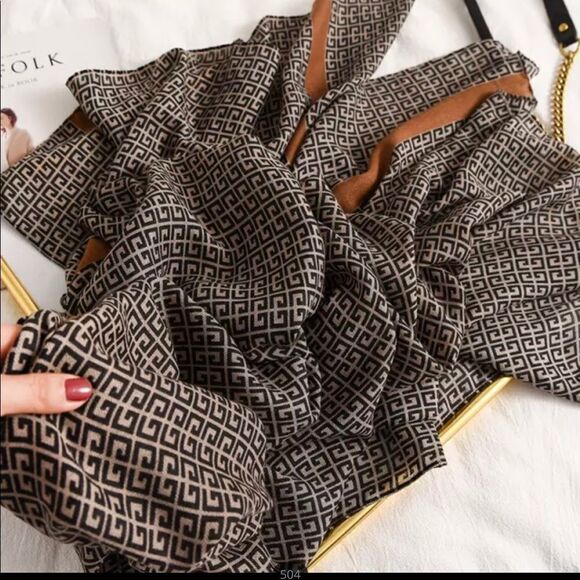 Brown and Black Geometric Design Fashion Scarf for Spring and Summer - Picture 1 of 1